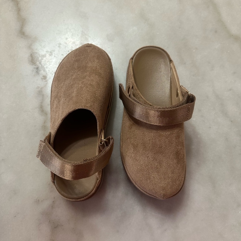 Tan Slingback Shoe - Picture 15 of 15